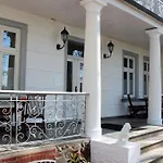 Villa Sanssouci Ferienwohnung Bernstein